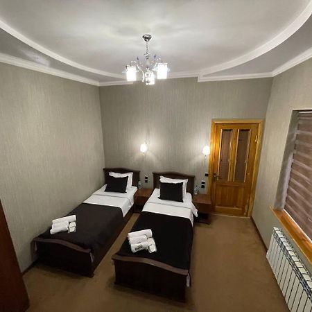 "S E A S O N S" Appartement Samarkand Buitenkant foto