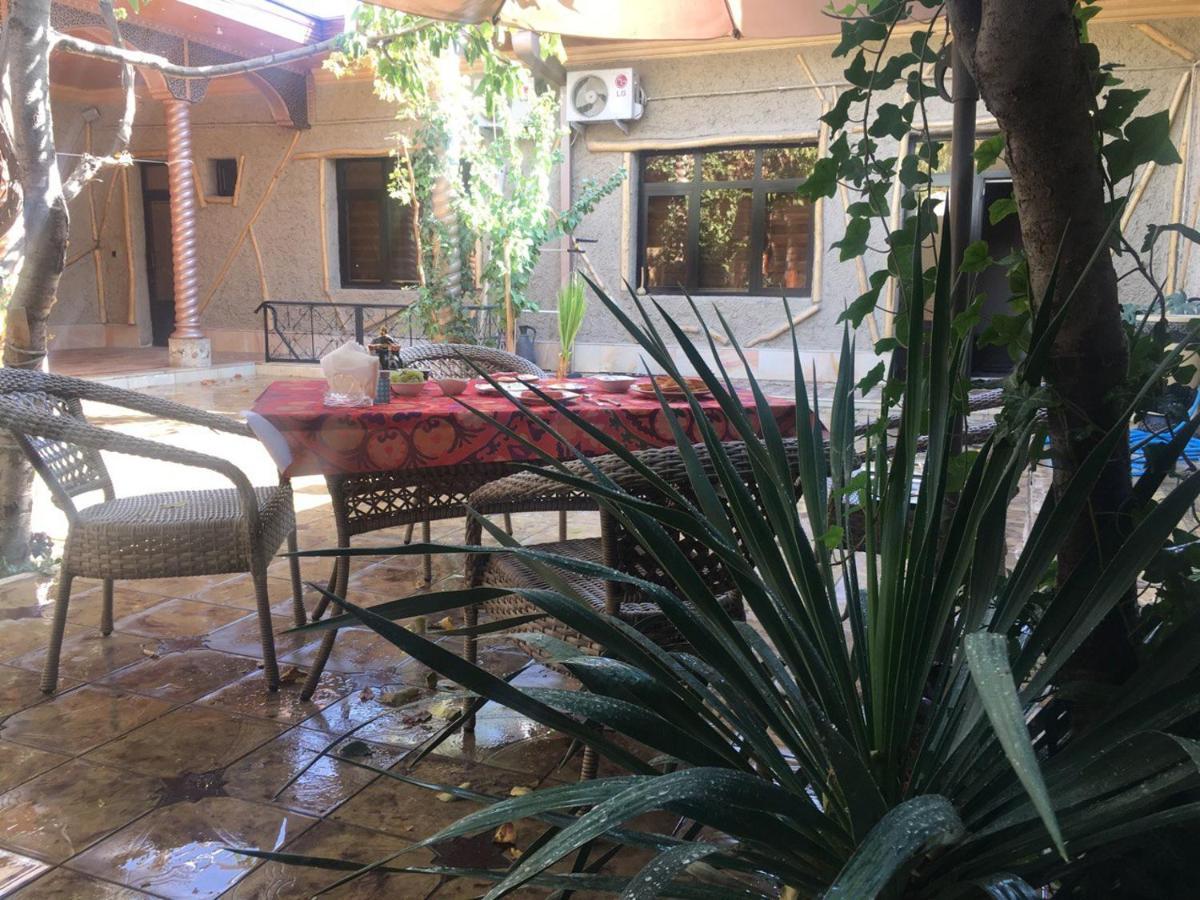 "S E A S O N S" Appartement Samarkand Buitenkant foto