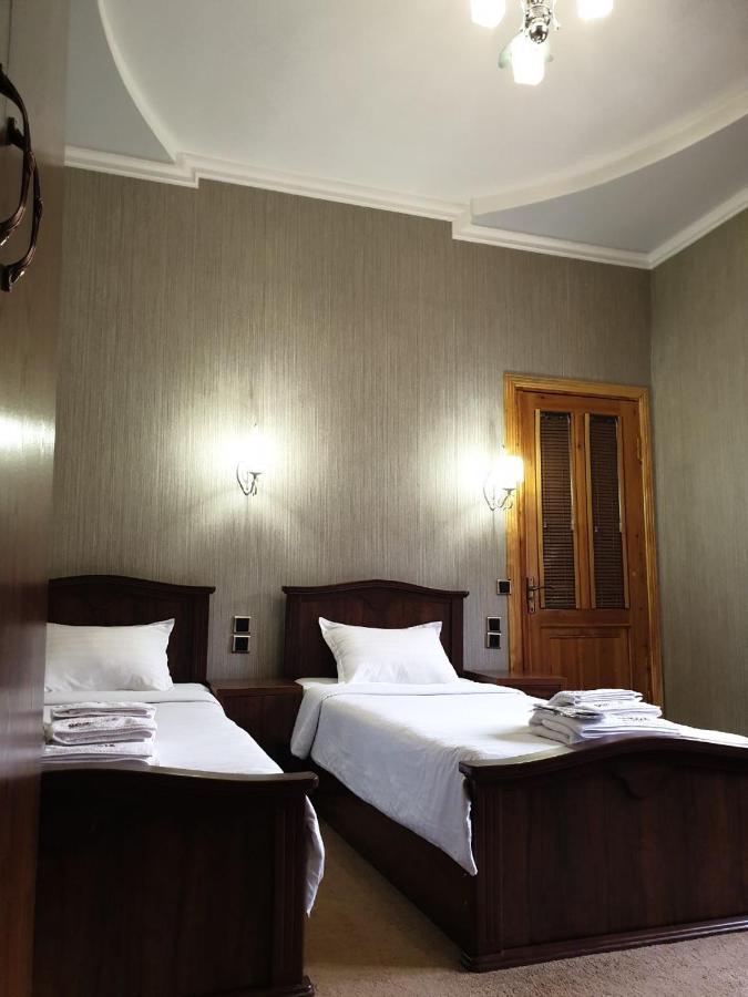 "S E A S O N S" Appartement Samarkand Buitenkant foto
