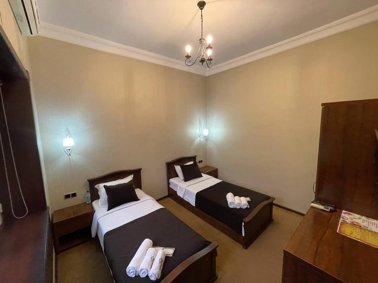 "S E A S O N S" Appartement Samarkand Buitenkant foto