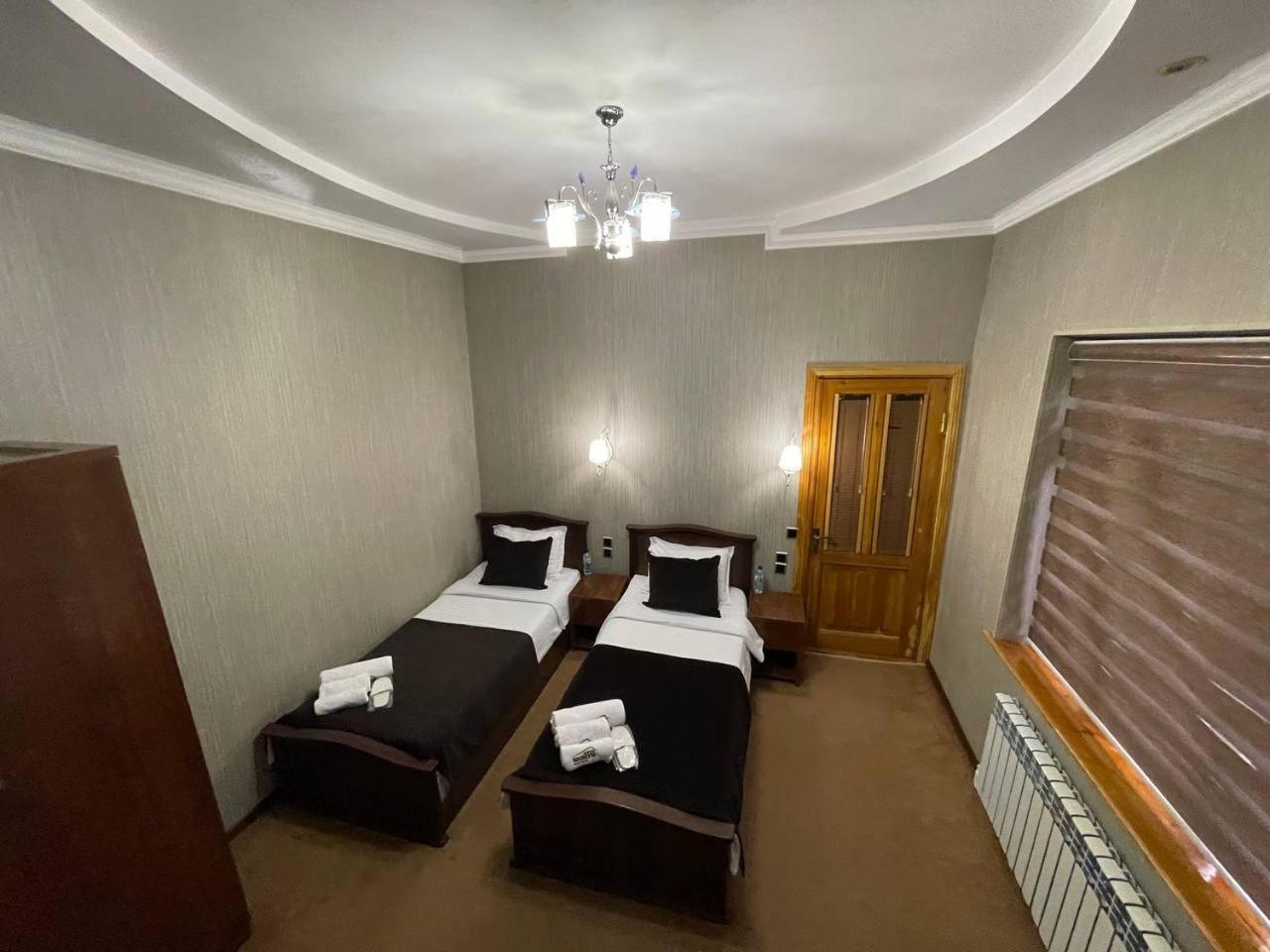 "S E A S O N S" Appartement Samarkand Buitenkant foto