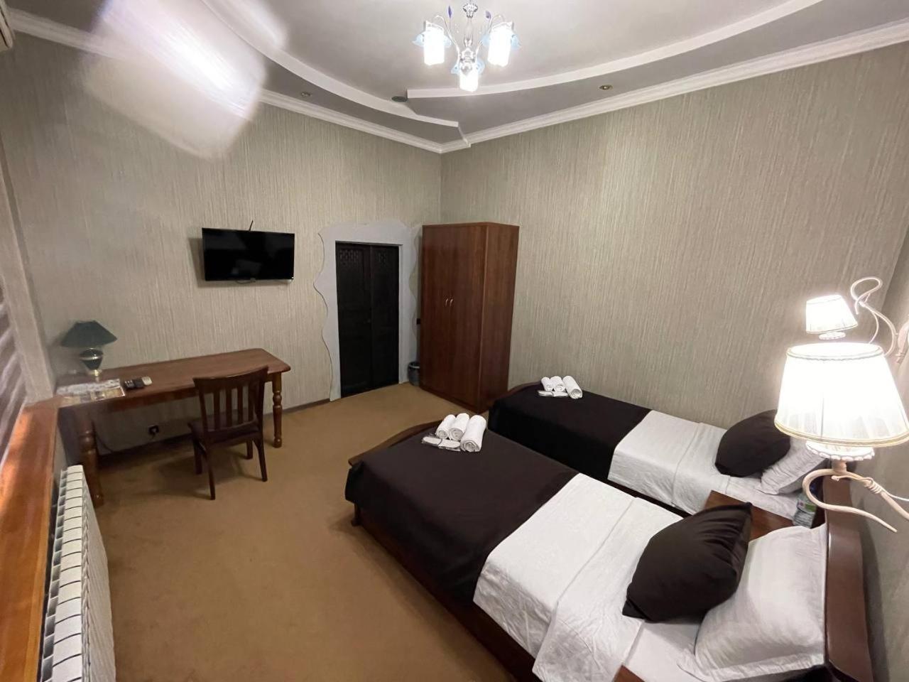 "S E A S O N S" Appartement Samarkand Buitenkant foto