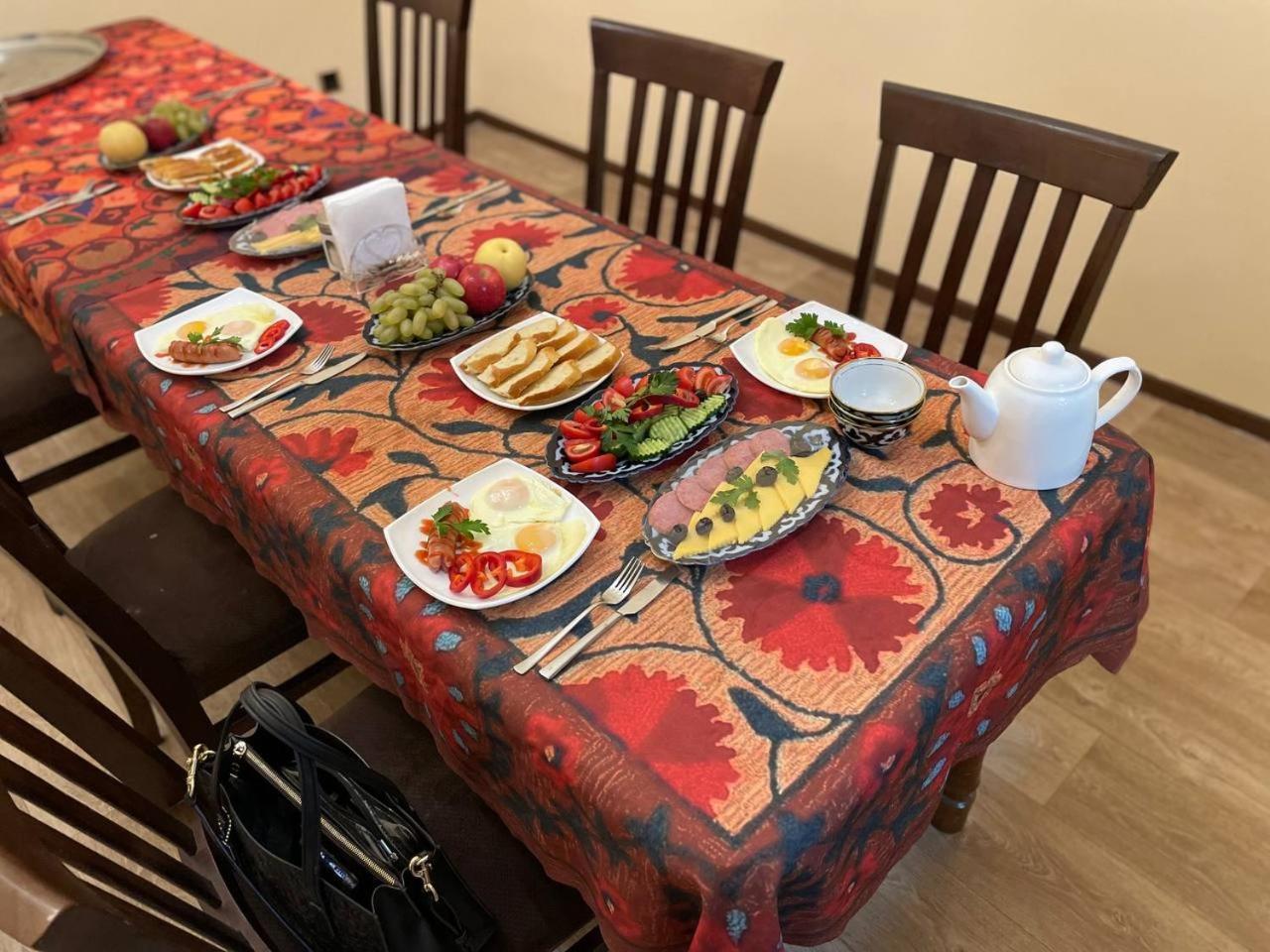 "S E A S O N S" Appartement Samarkand Buitenkant foto