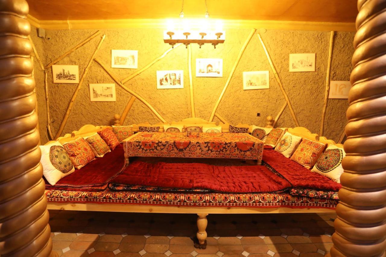 "S E A S O N S" Appartement Samarkand Buitenkant foto
